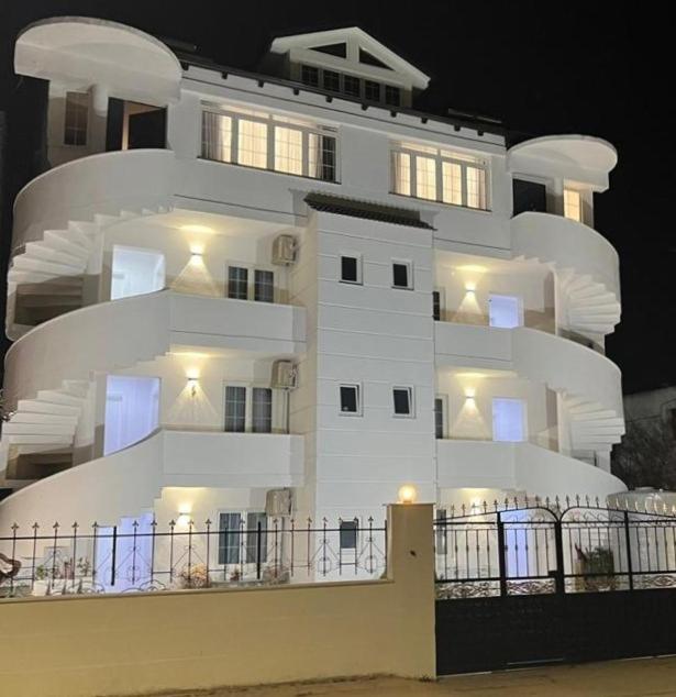 Hotel Vila Herta Durres Exterior photo